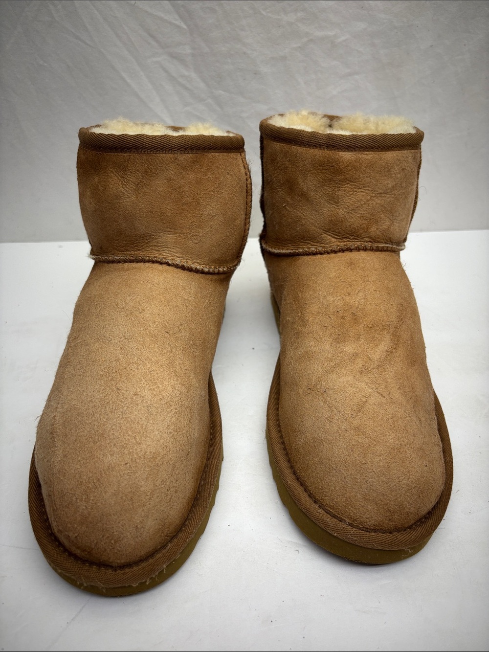 UGG Mini Classic Short Boots, SZ 8, box 83